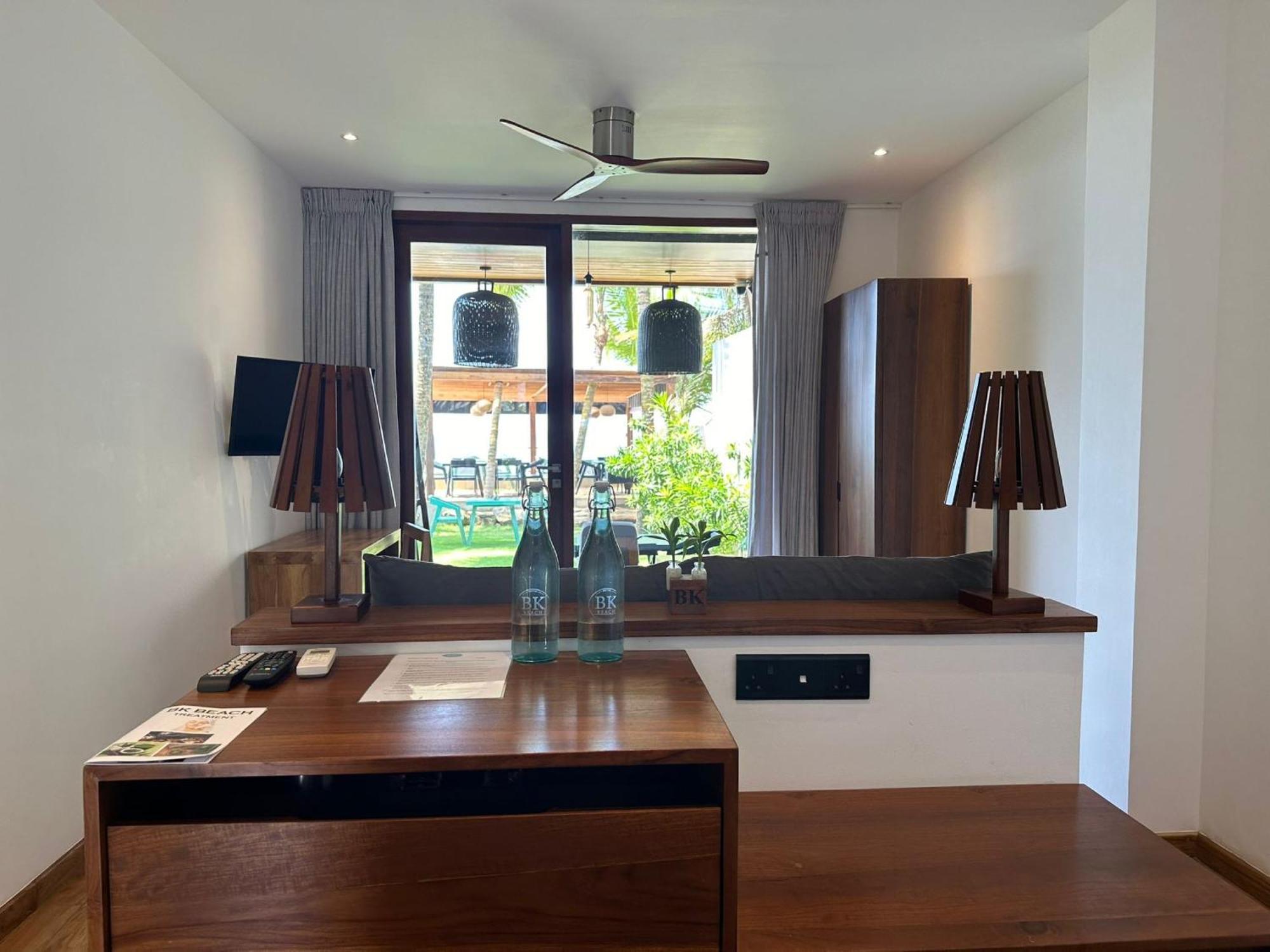 Bk Beach Boutique Hotel - هيكادوفا المظهر الخارجي الصورة
